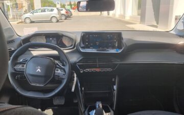 Rent Peugeot 208 (2021) 